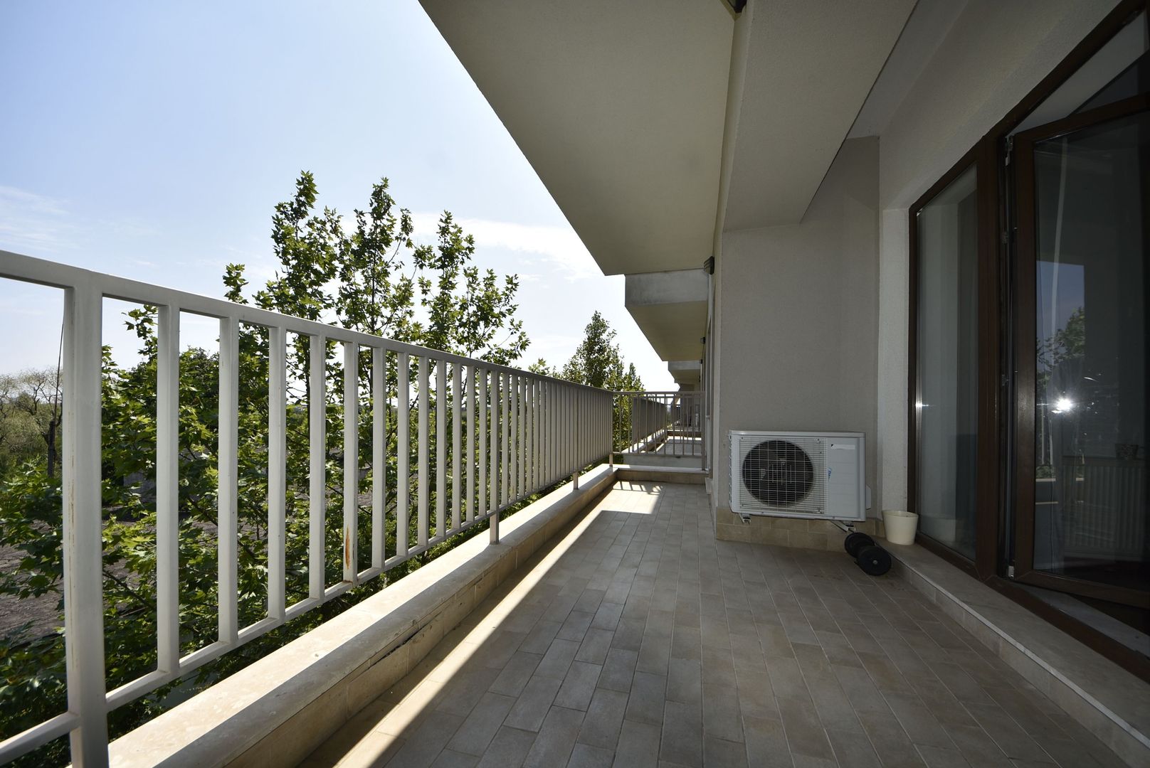 Apartament generos 3 camere , 2 locuri de parcare, Pet friendly | Iancu Nicolae