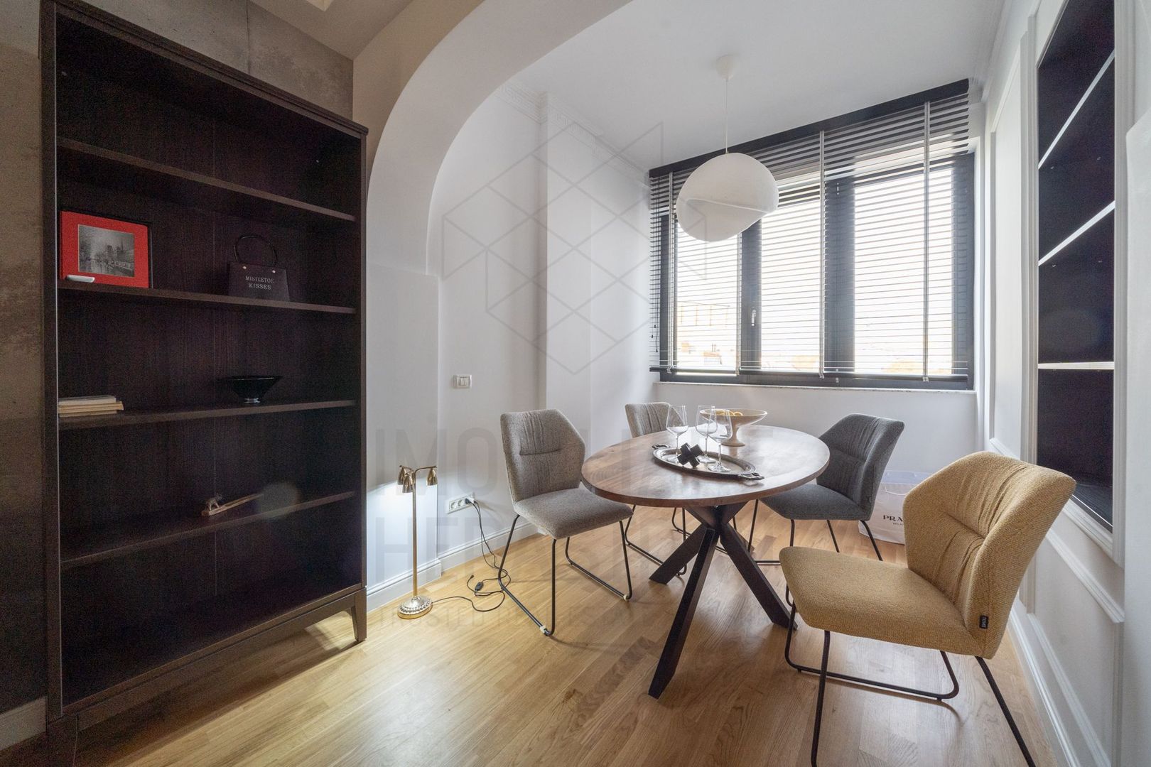 Calea Victoriei | Apartament superb si luminos, cu vedere deschisa