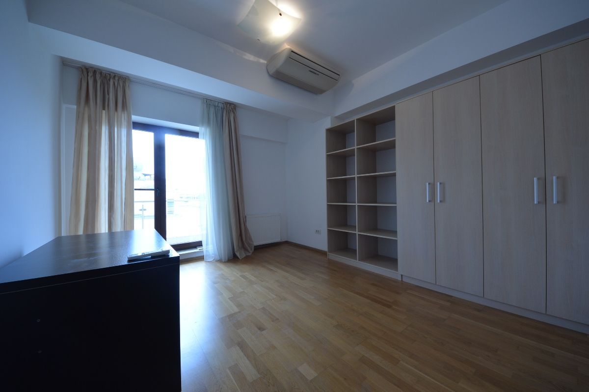 Aron Cotrus | Satul Francez | 4 camere | Vedere Parc Herastrau