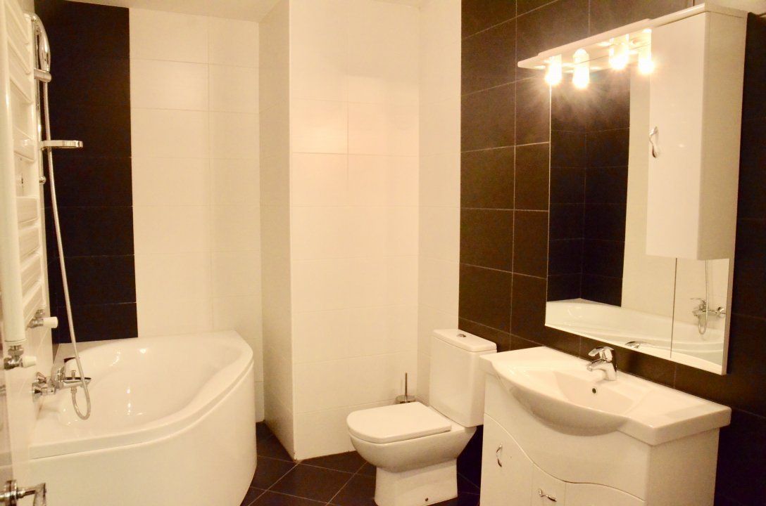 2 camere spre inchiriere in North Area Lake View
