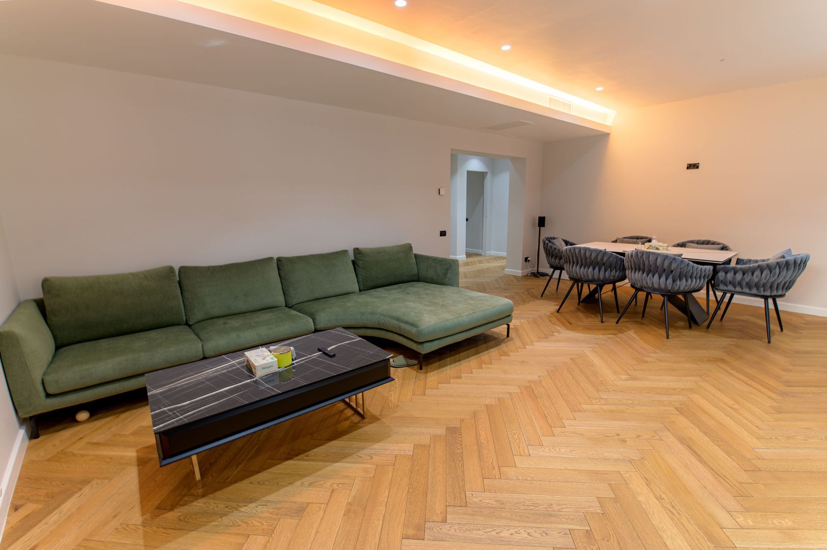Apartament cu 4 camere de vânzare în zona Soseaua Nordului