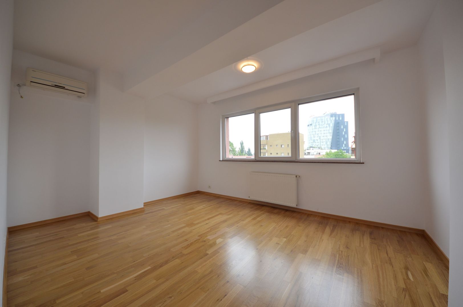 5 room Apartment for sale, Aviatorilor area