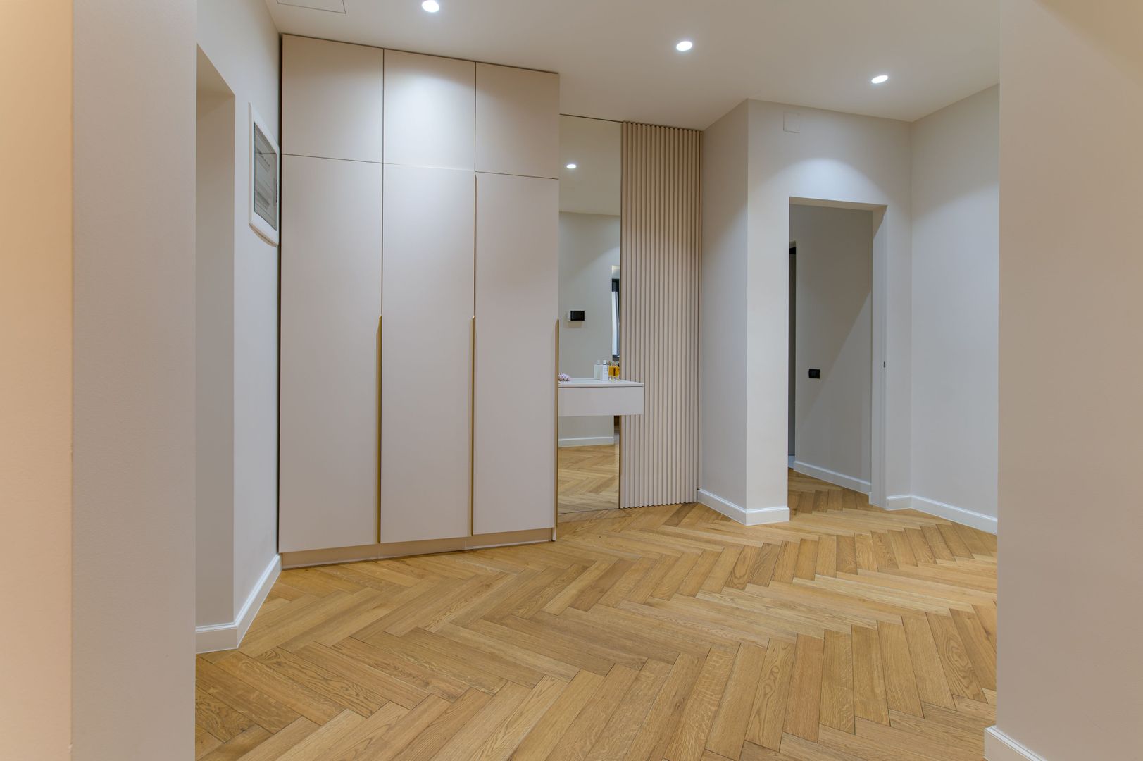 Apartament cu 4 camere de vânzare în zona Soseaua Nordului