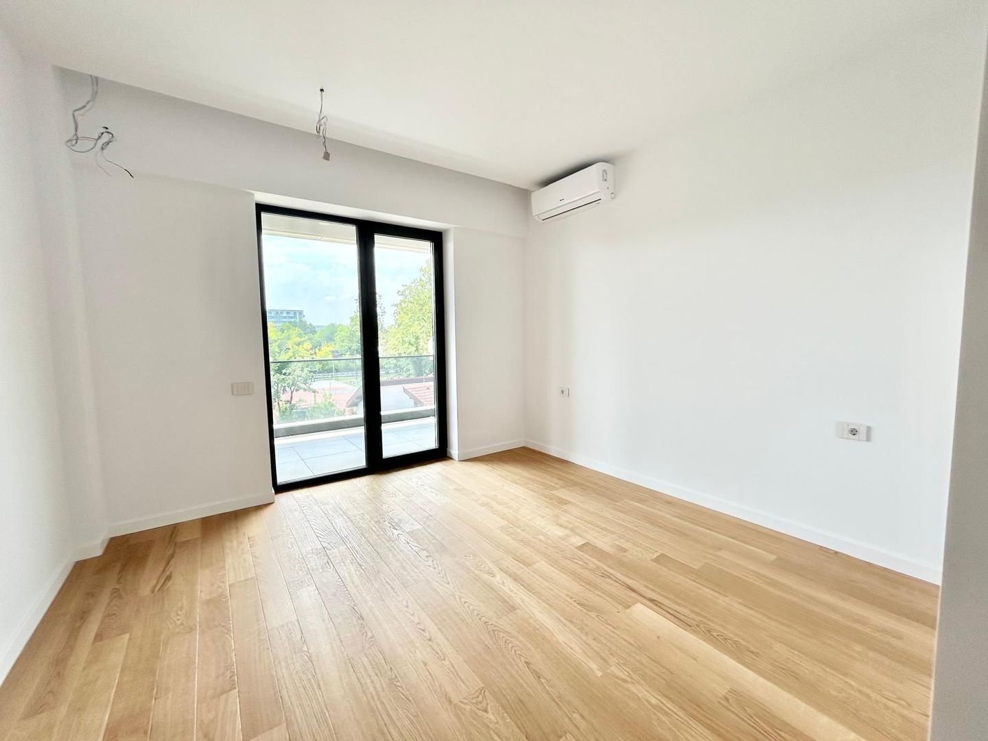 Apartament 4 camere de inchiriere zona Pipera .