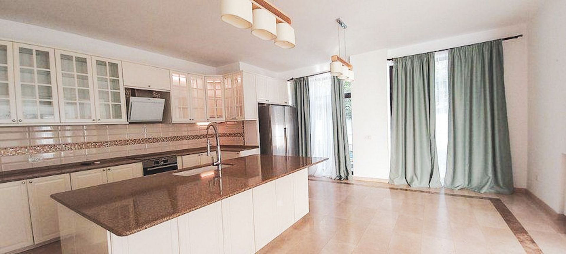 Special villa on Iancu Nicolae I Garage 2 cars and yard 500 sqm