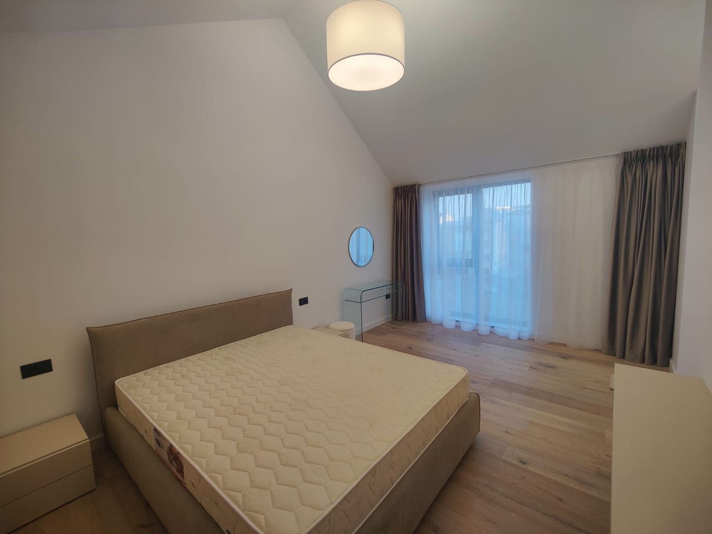 Apartament 3 camere Aviatiei | La 3 minute de metrou