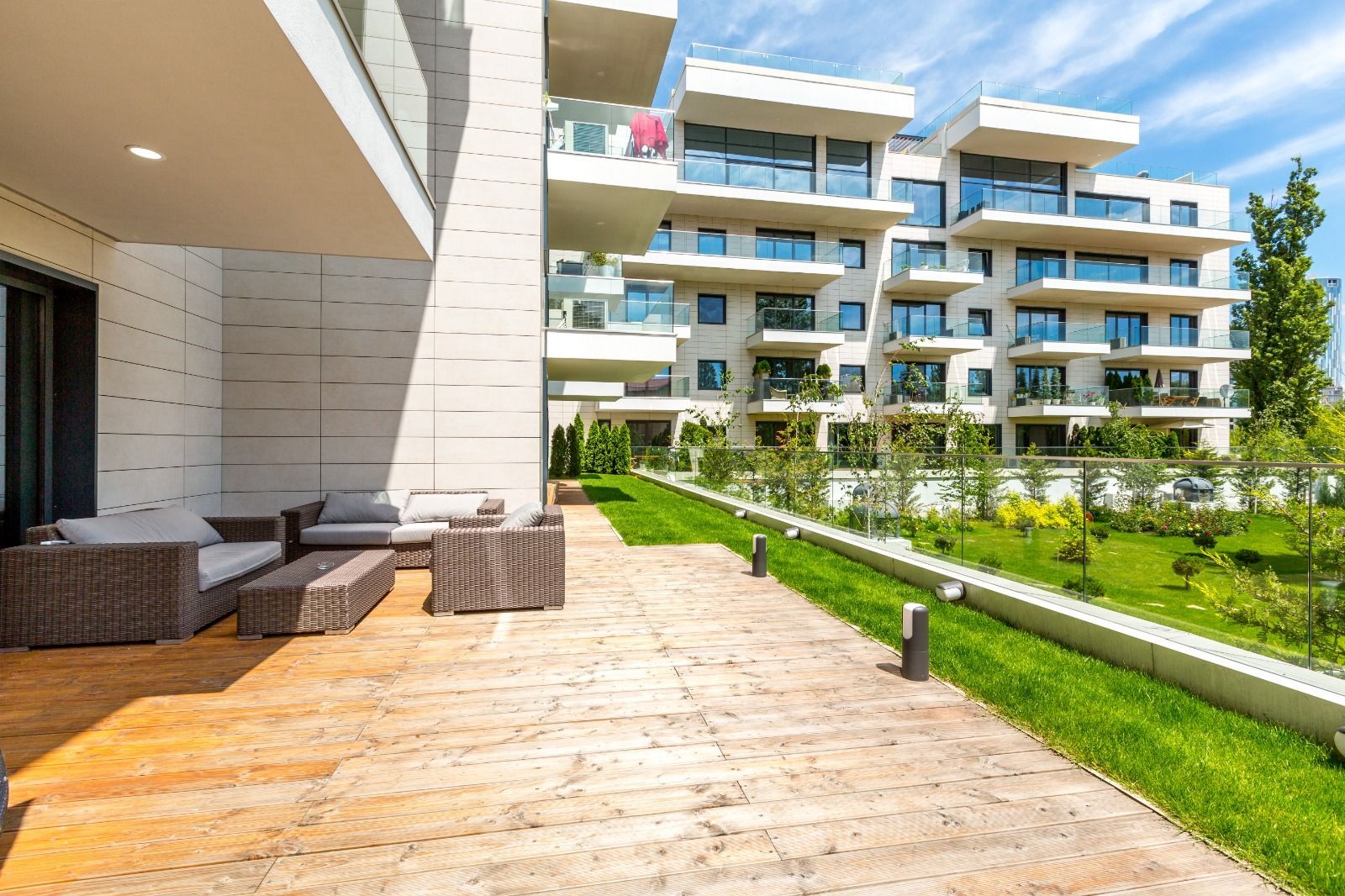 Apartment with beautiful view to  Floreasca Lake