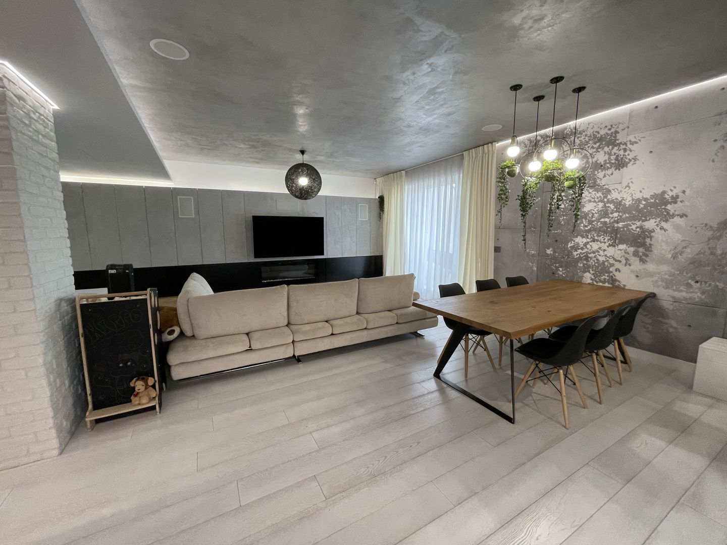 Stunning one-of-a-kind Penthouse with rooftop in Herastrau | Satul Francez