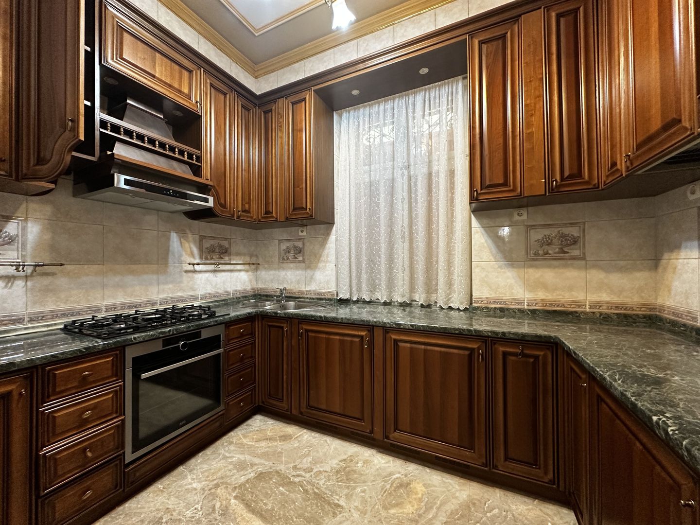 Maison Royale | Royal Elegance in the Heart of Bucharest