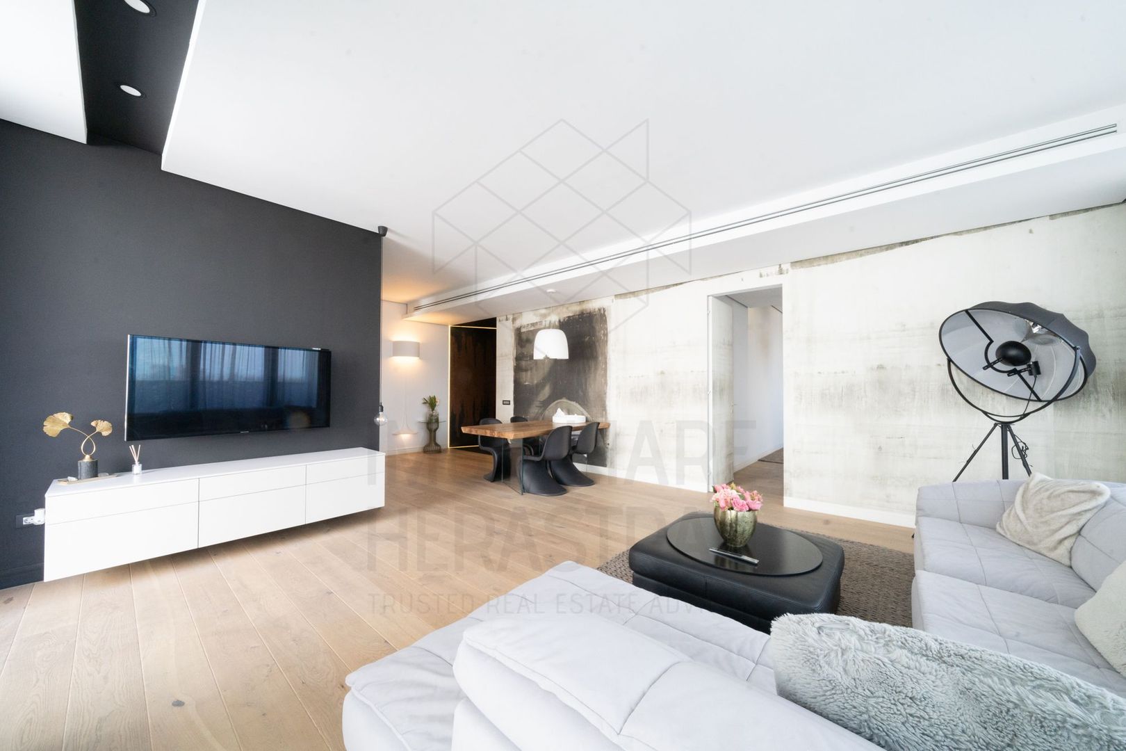 Cortina Residence | Luxury one bedroom for rent