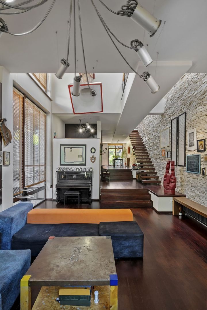 ARTSY LAKEFRONT VILLA | BANEASA