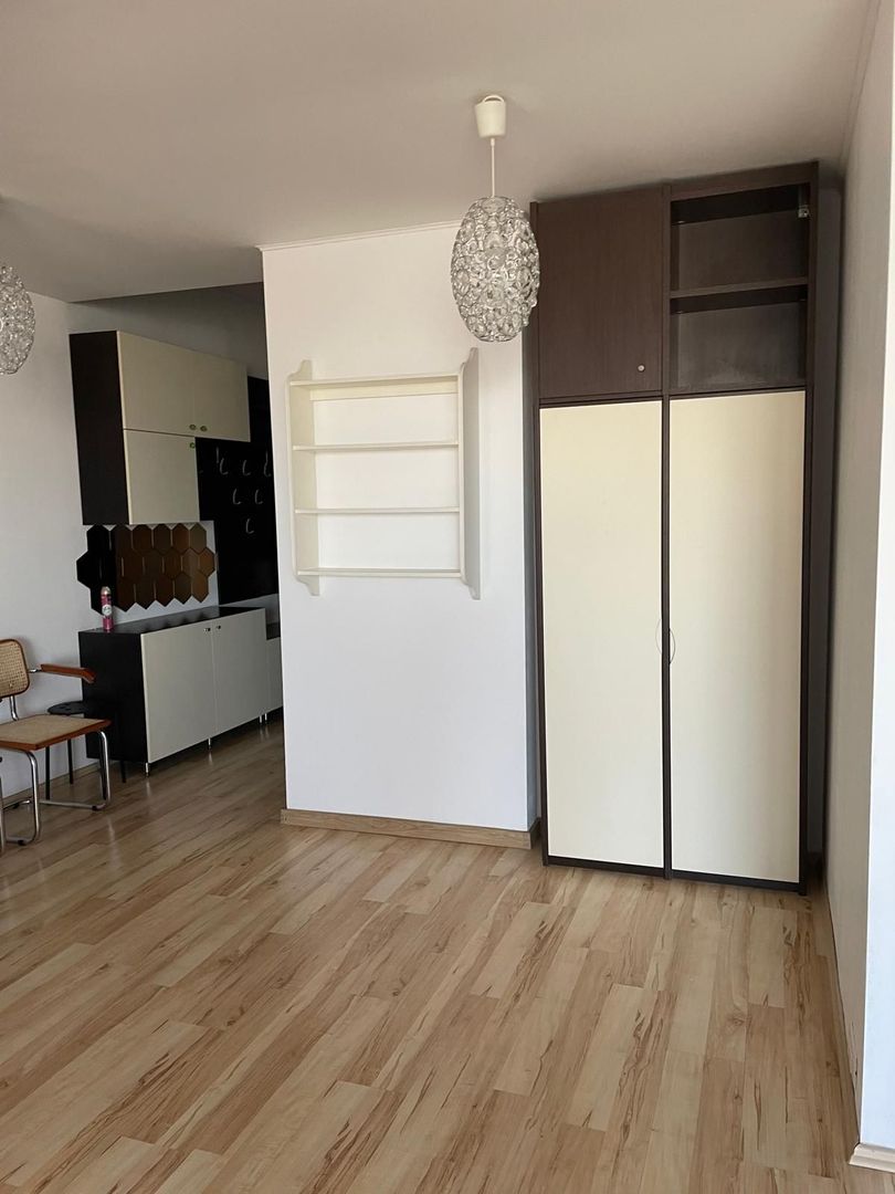 Apartament cu 3 camere de închiriat în zona Herastrau