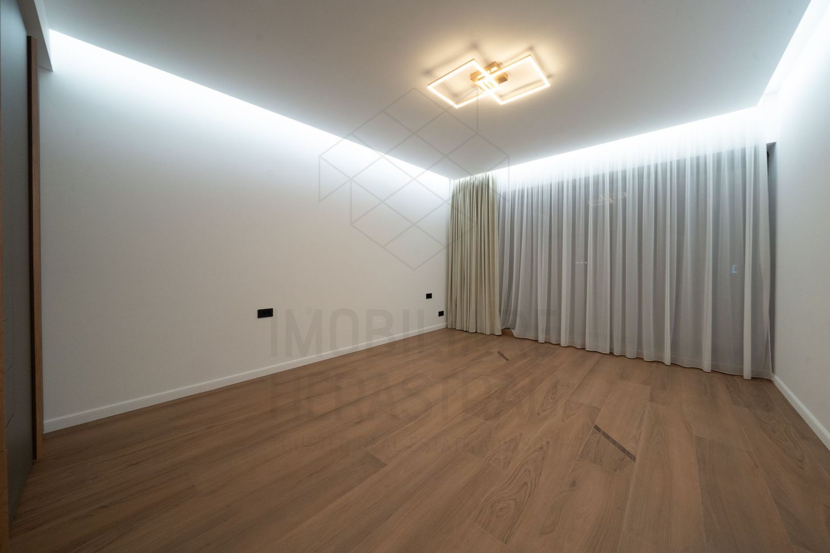 5 room Apartment for sale, Primaverii area