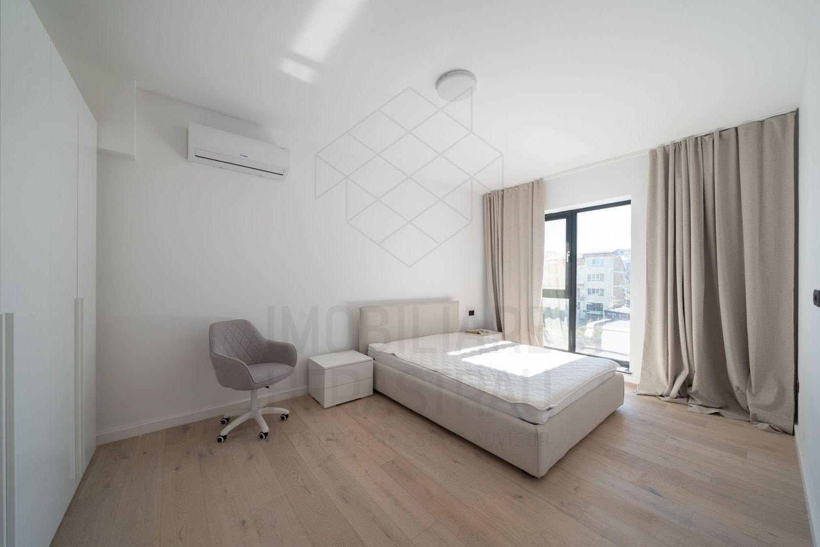 Apartament 3 camere Aviatiei | La 3 minute de metrou | Curte si gradina