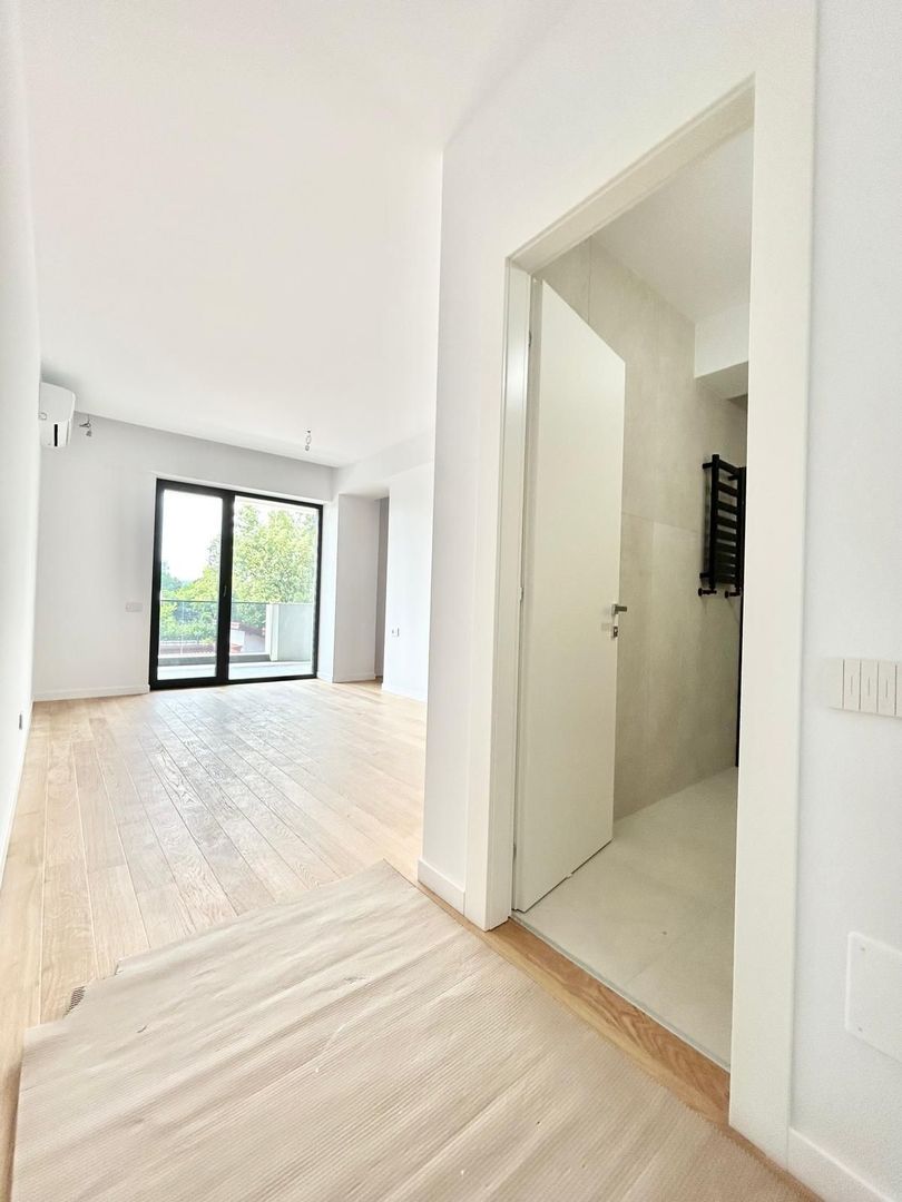 Apartament 4 camere de inchiriere zona Pipera .