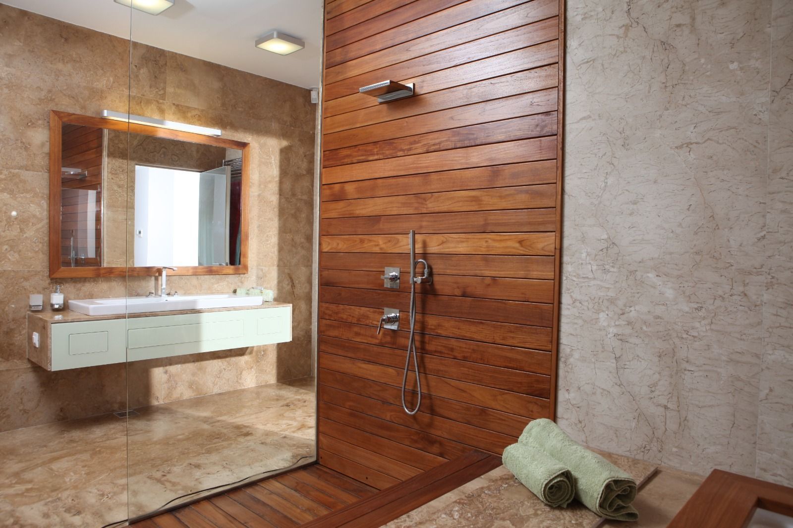 Apartment with beautiful view to  Floreasca Lake