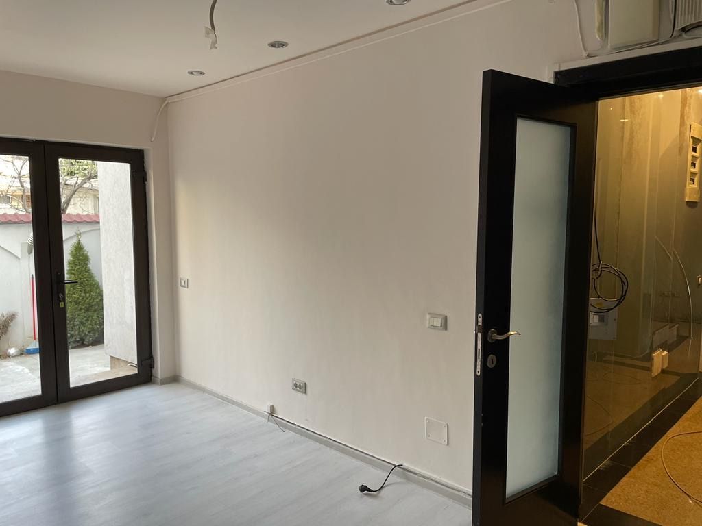 Piata Victoriei | Cladire de Birouri de vanzare