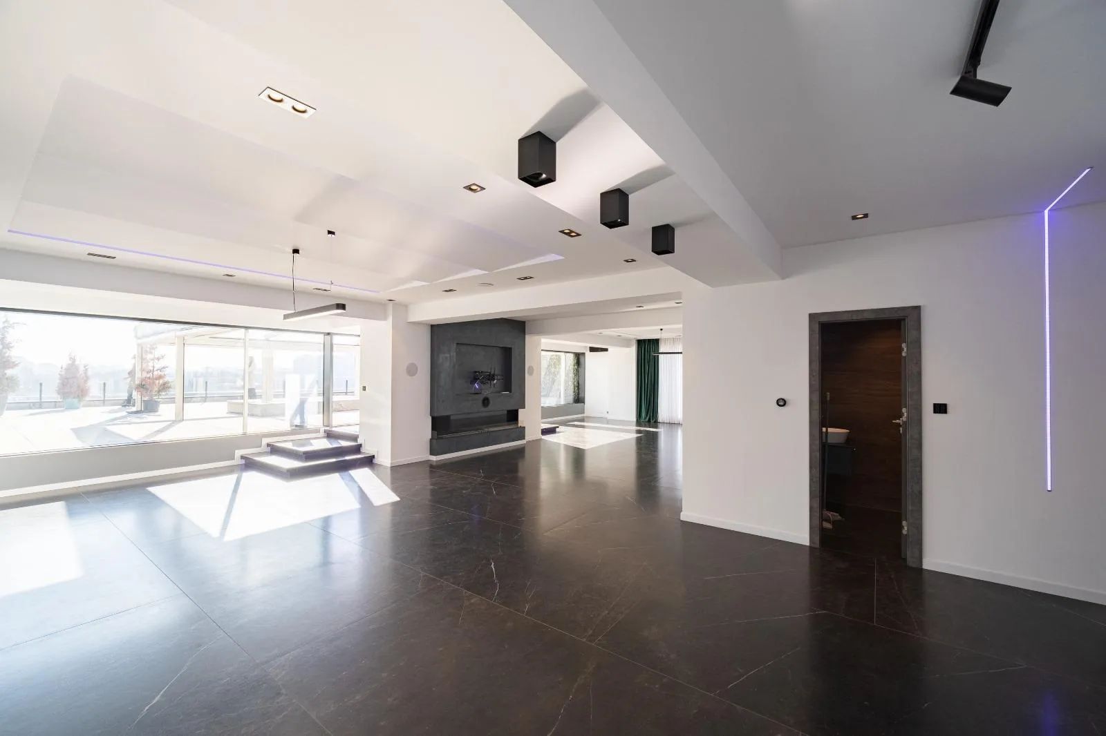 Laguna Residence | 4 Bedroom Luxury Penthouse with stunning View