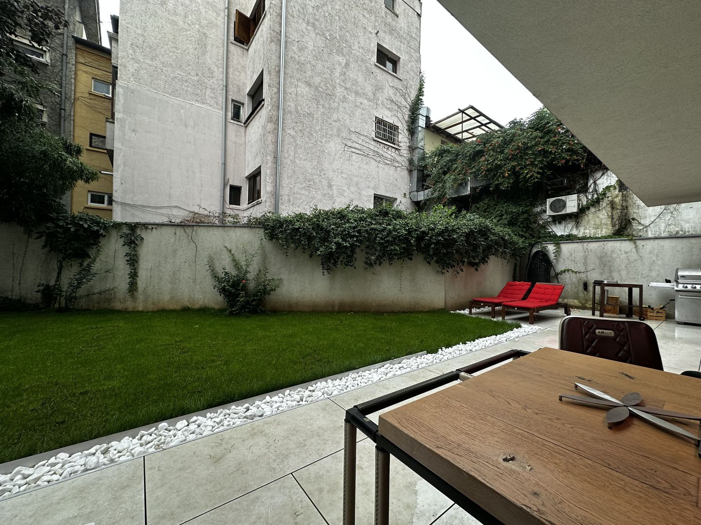 Vernescu Residence | 4 rooms | Garden and terrace | 2 parking spots