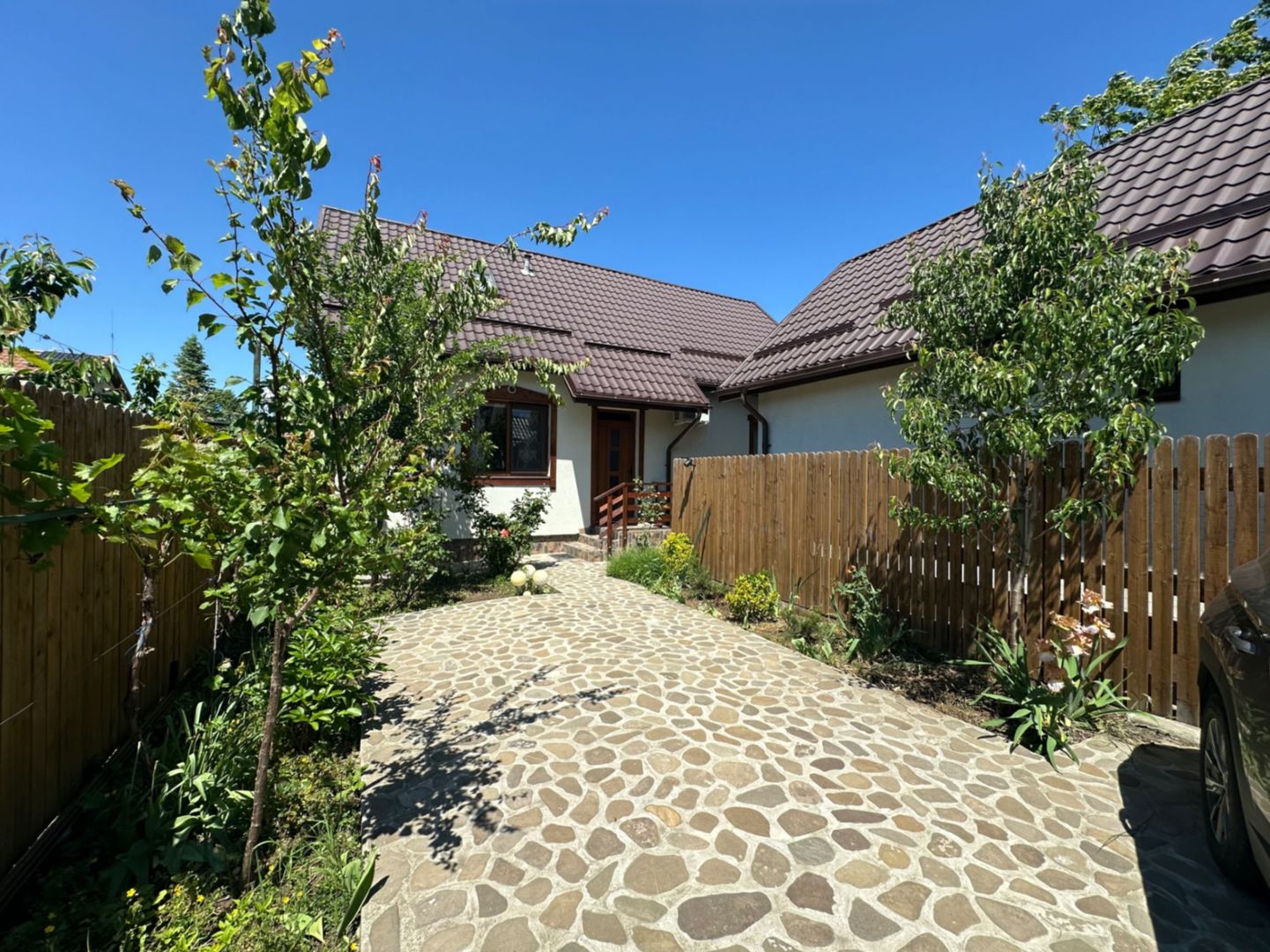 Vilă modernă în Corbeanca | Construcție solidă, 3 dormitoare + birou