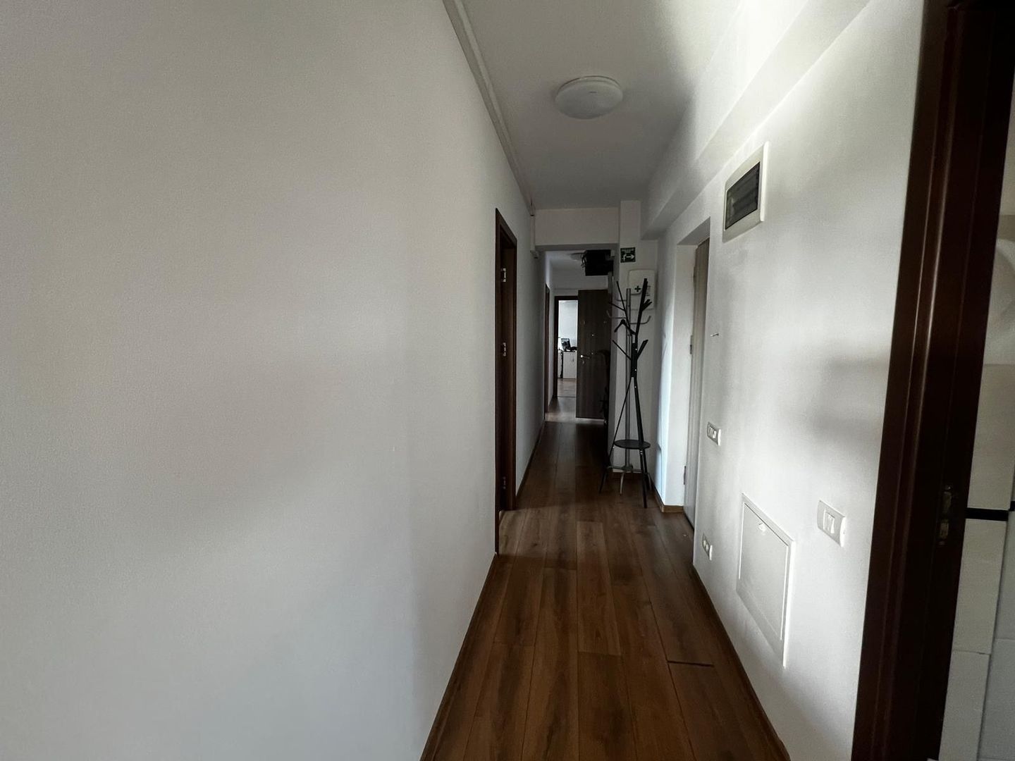 Clădire Boutique de Birouri | S+P+4E | Lift