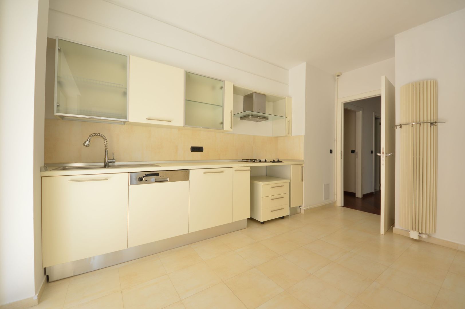 4 room Apartment for sale, Primaverii area