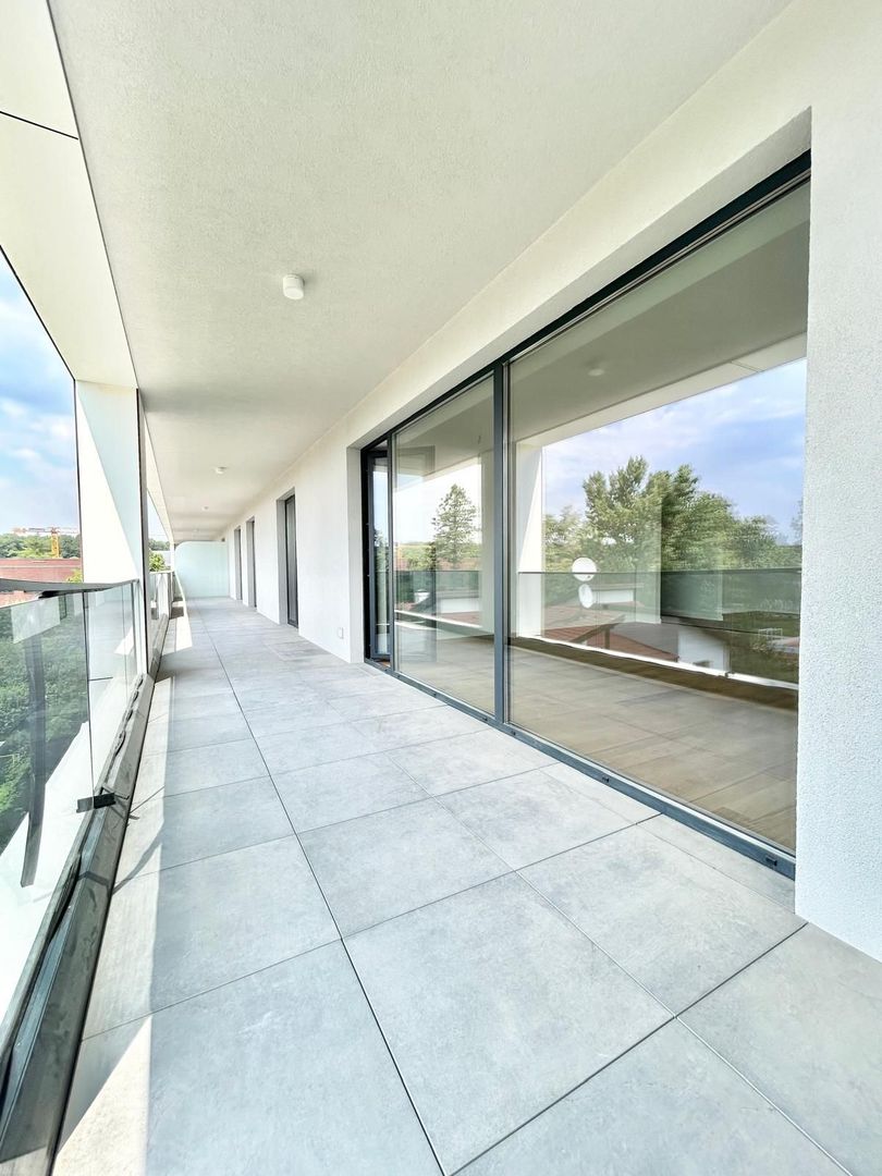 Apartament 4 camere de inchiriere zona Pipera .