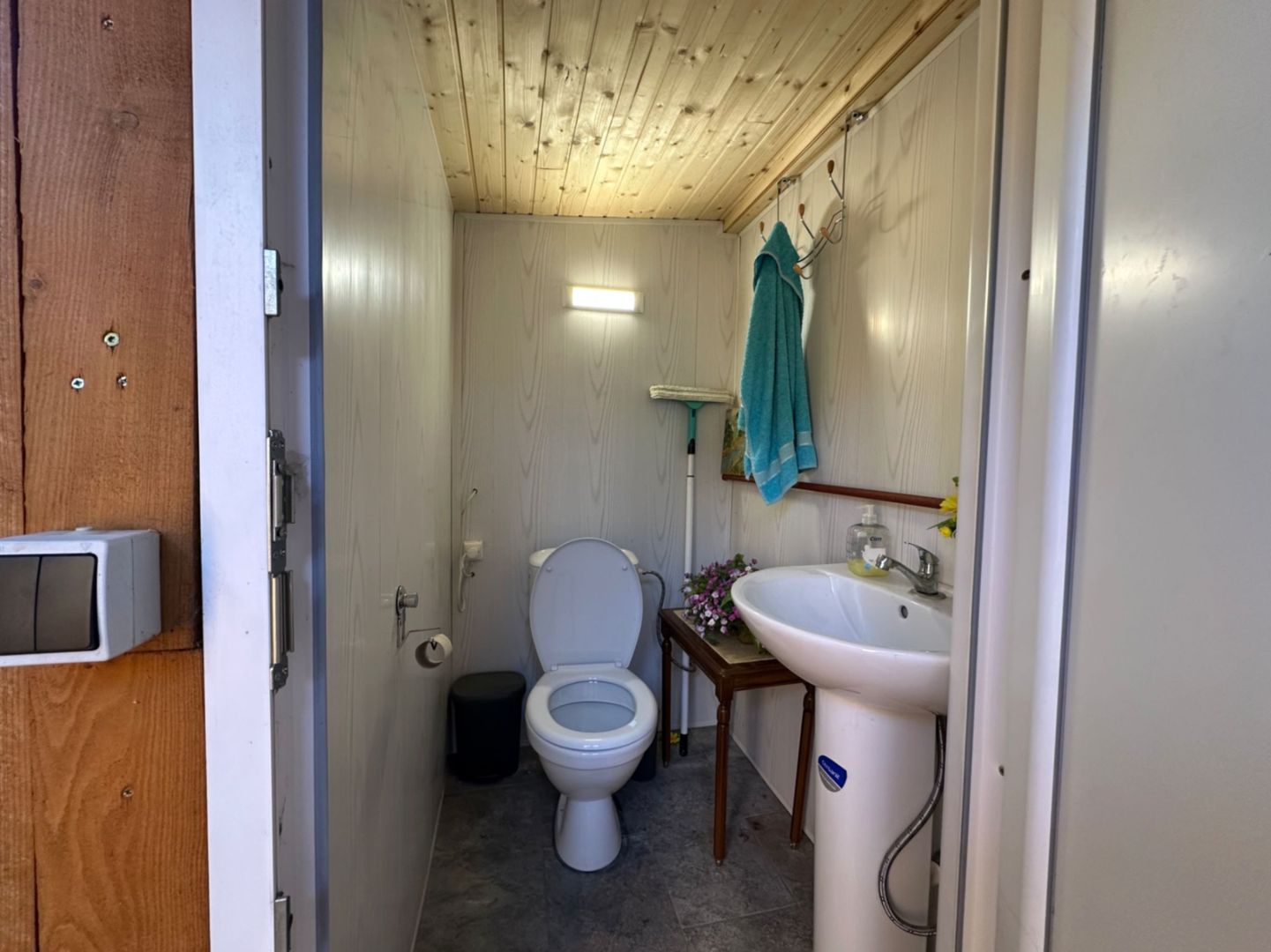 Vilă modernă în Corbeanca | Construcție solidă, 3 dormitoare + birou