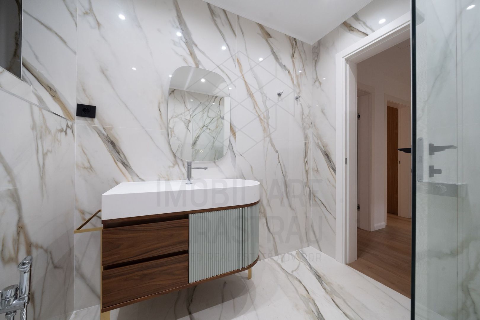 5 room Apartment for sale, Primaverii area