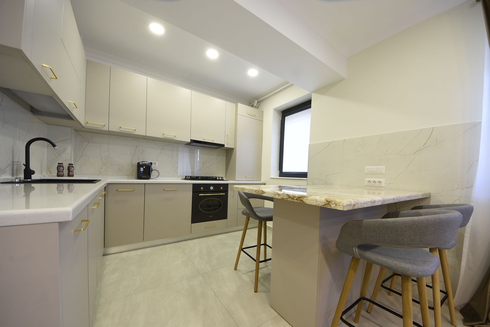 Apartament 3 camere bloc nou  | Zona Sisesti