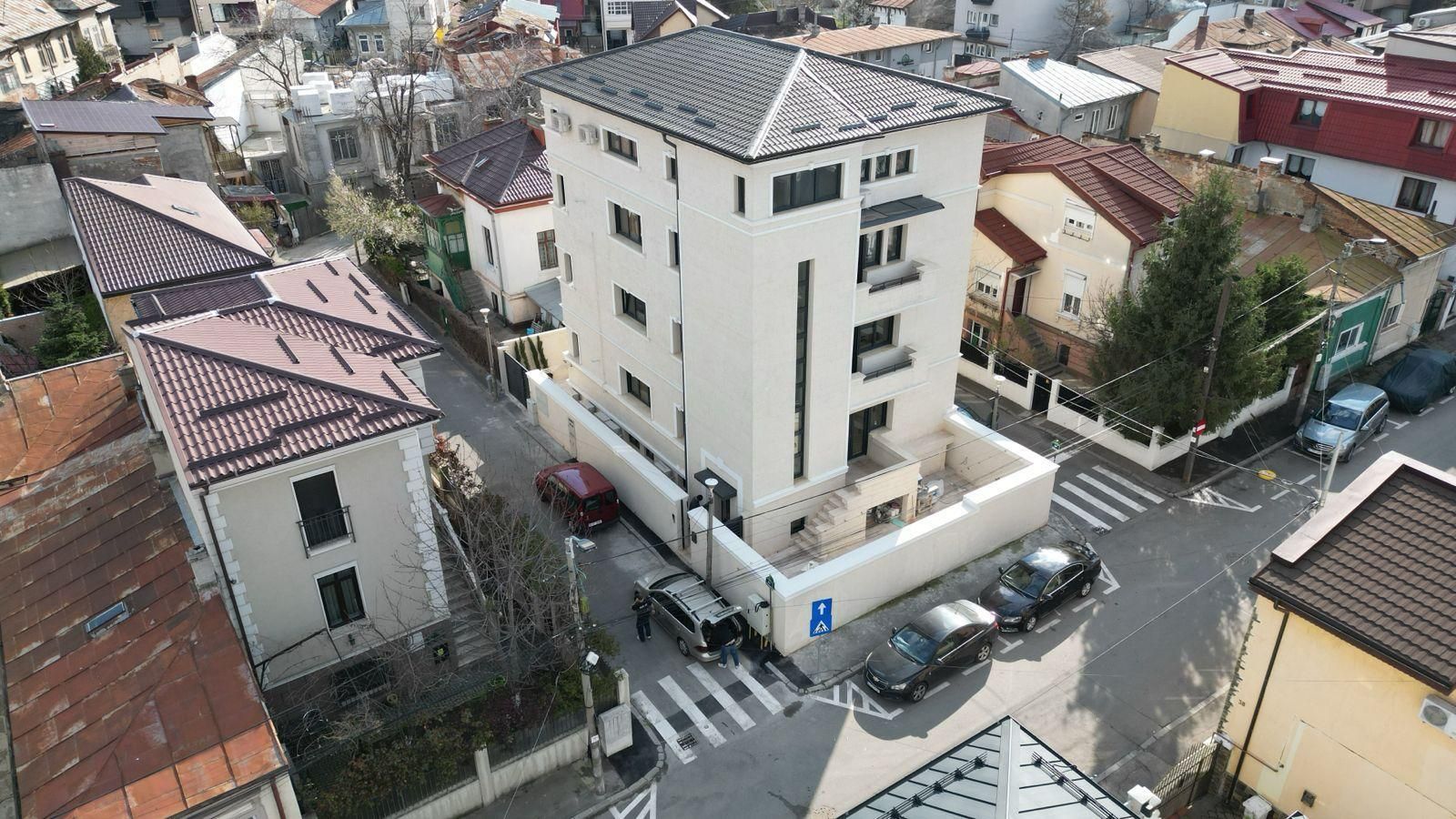 Vila neoclasica urbană | Palatul Parlamentului