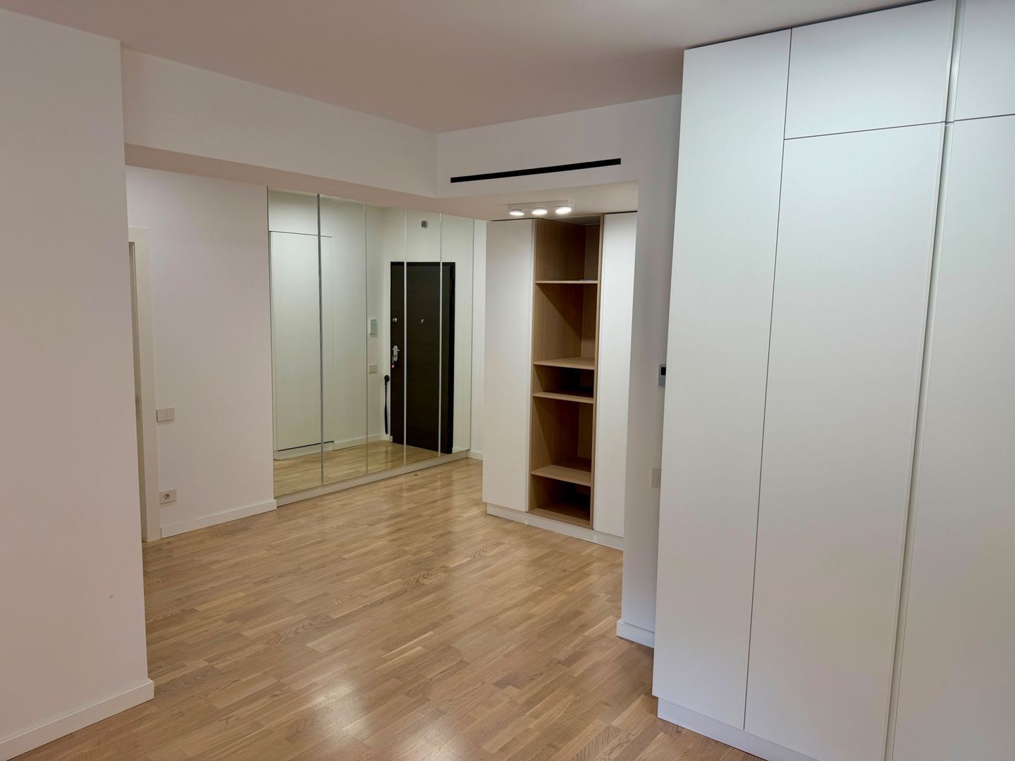 Apartament superb cu 4 camere si gradina privata – parter | 2 locuri de parcare