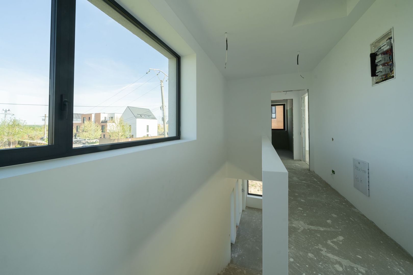 Vilă modernă în Corbeanca | Construcție solidă, 3 dormitoare + birou