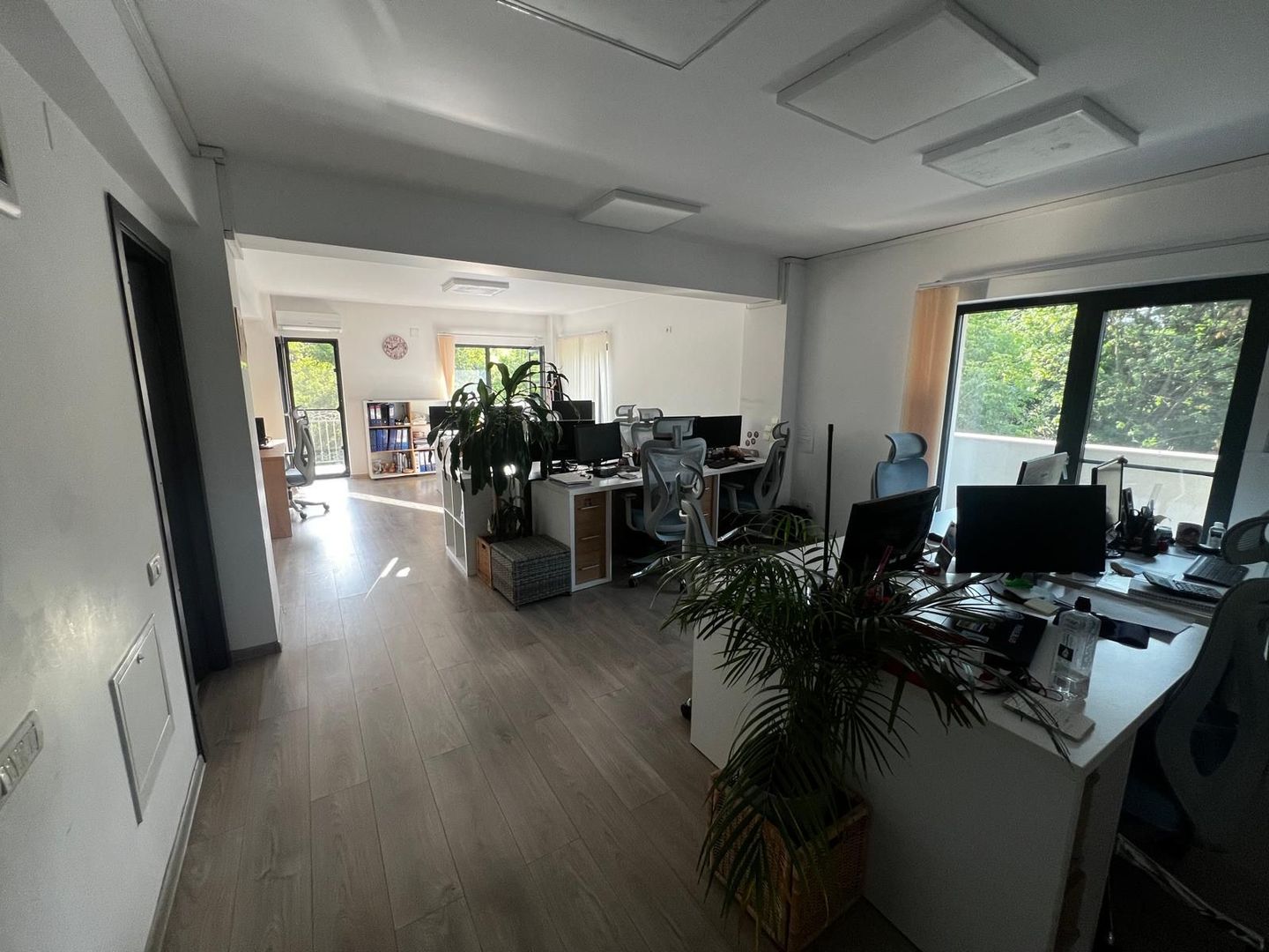 Clădire Boutique de Birouri | S+P+4E | Lift