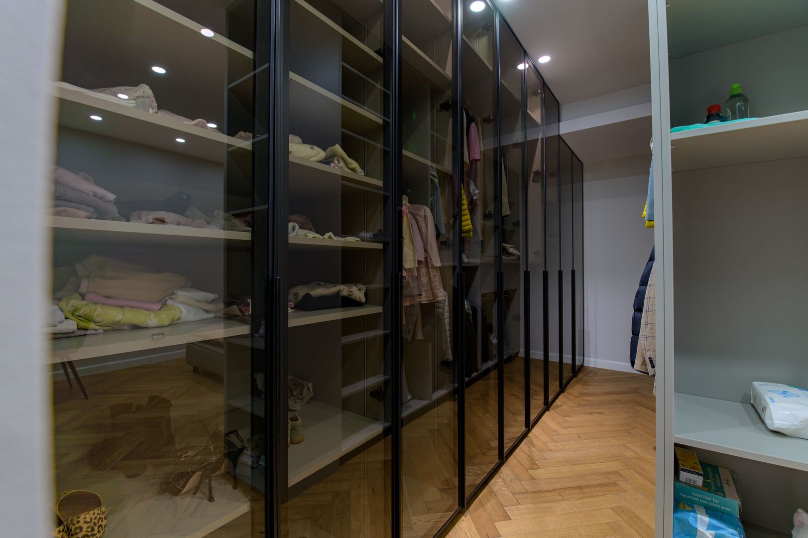 Apartament cu 4 camere de vânzare în zona Soseaua Nordului