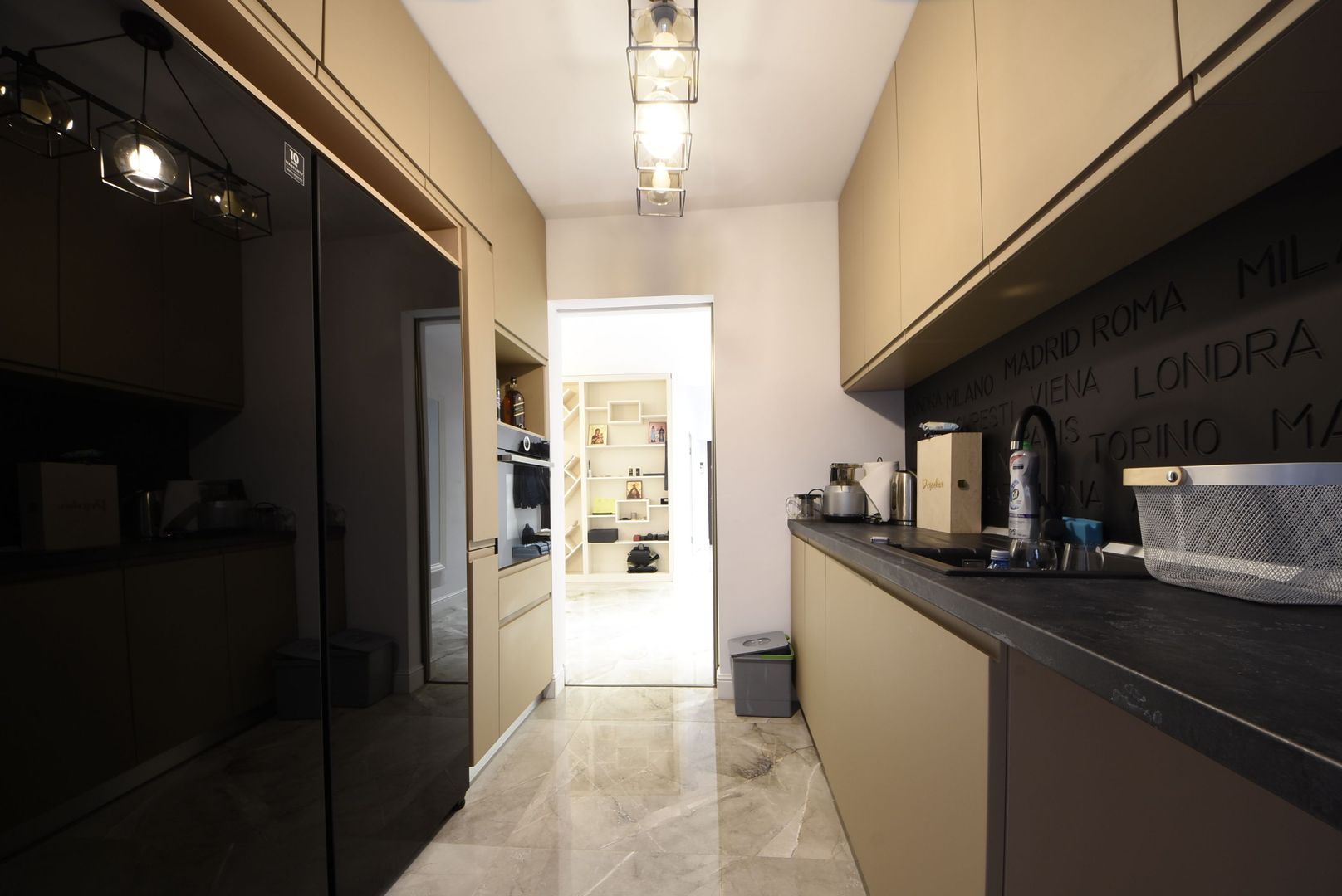 Apartament 2 camere foarte spatios | Loc parcare, boxa