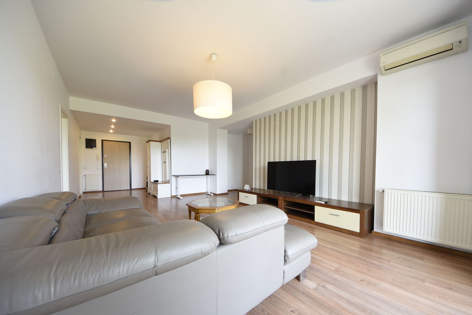 Apartament generos 3 camere , 2 locuri de parcare, Pet friendly | Iancu Nicolae