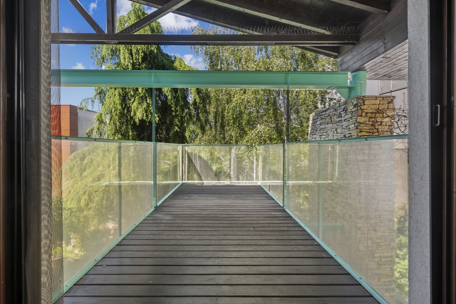 ARTSY LAKEFRONT VILLA | BANEASA