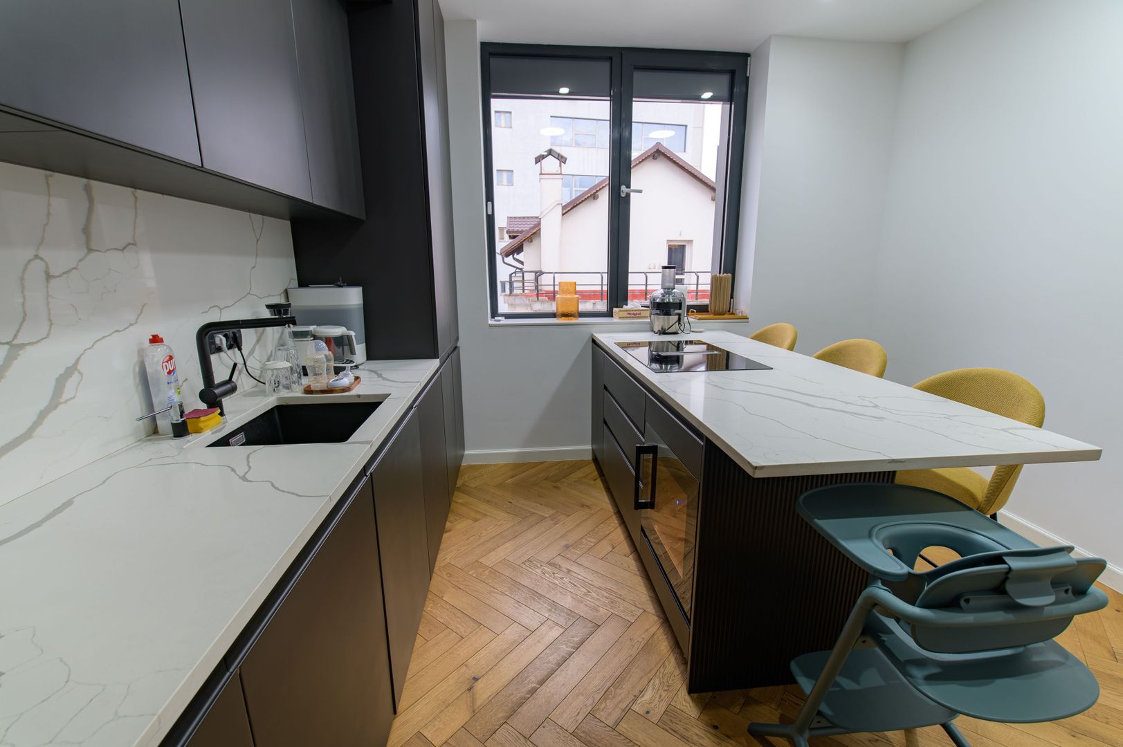 Apartament cu 4 camere de vânzare în zona Soseaua Nordului