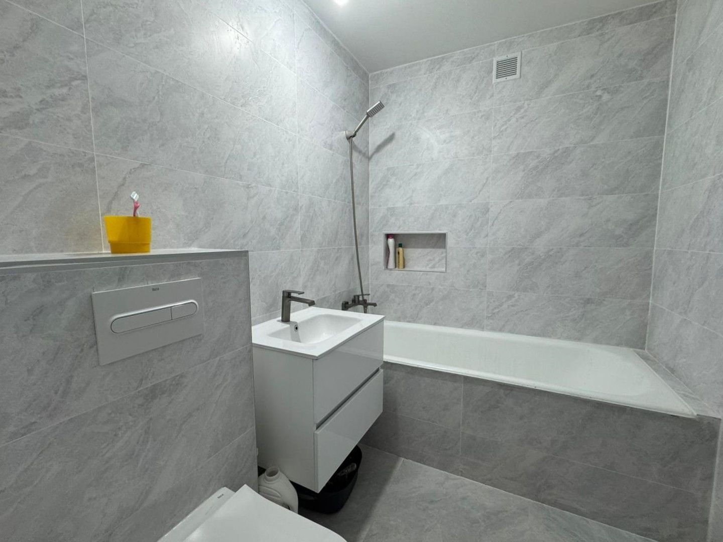 Apartament 3 Camere Băneasa | Renovat Complet | Etaj Intermediar | Vedere Sud