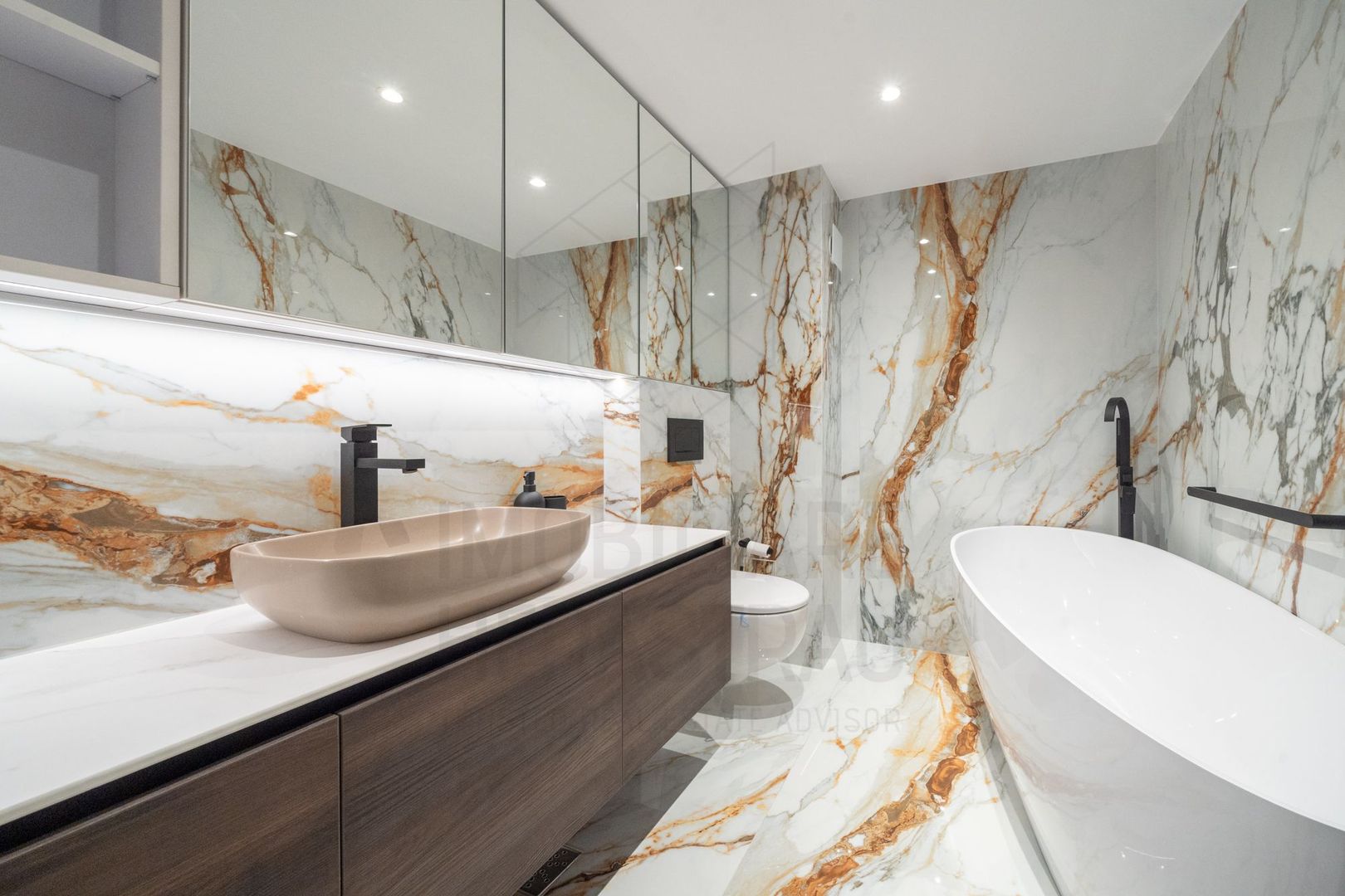 Rafinament urban și texturi naturale într-un apartament contemporan spectaculos