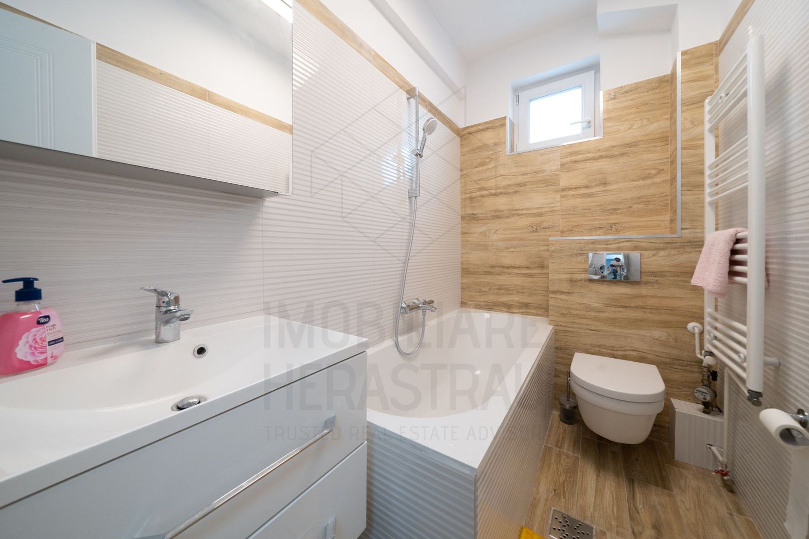 Renovatio Suite  | Apartament cochet | Garaj individual