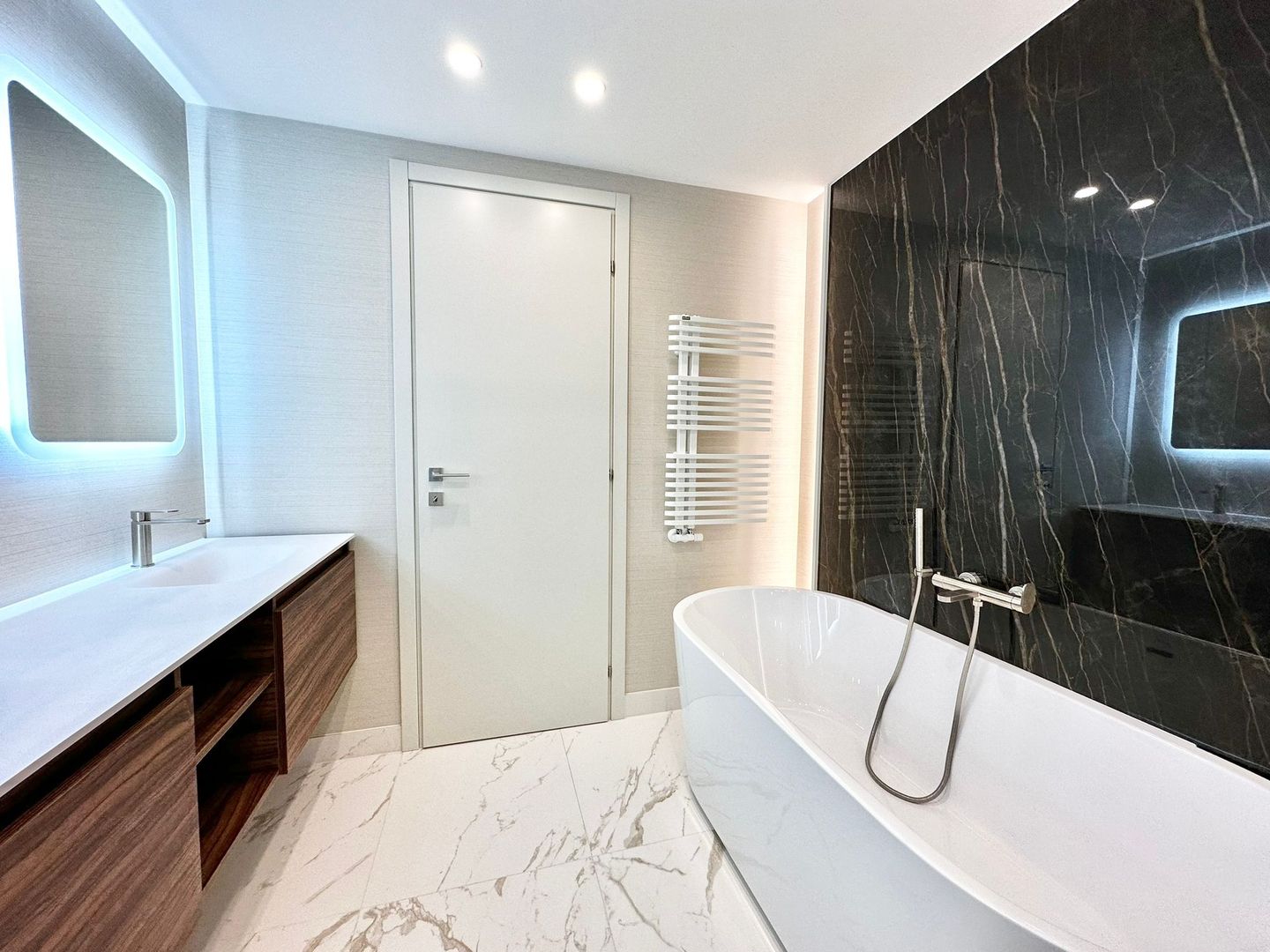 Washington Residence | Luxury 3 bedroom apartment for rent | Private garden