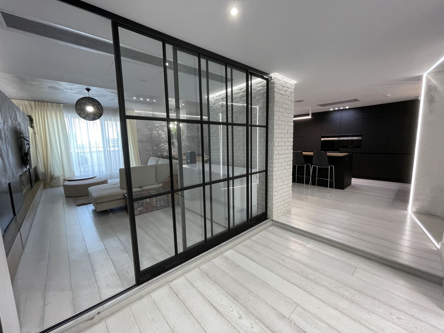 Stunning one-of-a-kind Penthouse with rooftop in Herastrau | Satul Francez