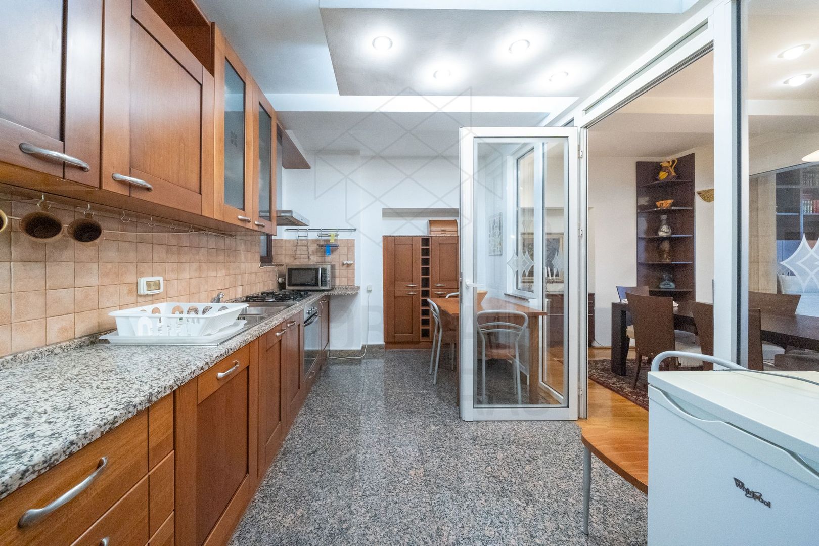 5 room Apartment for rent, Aviatorilor area