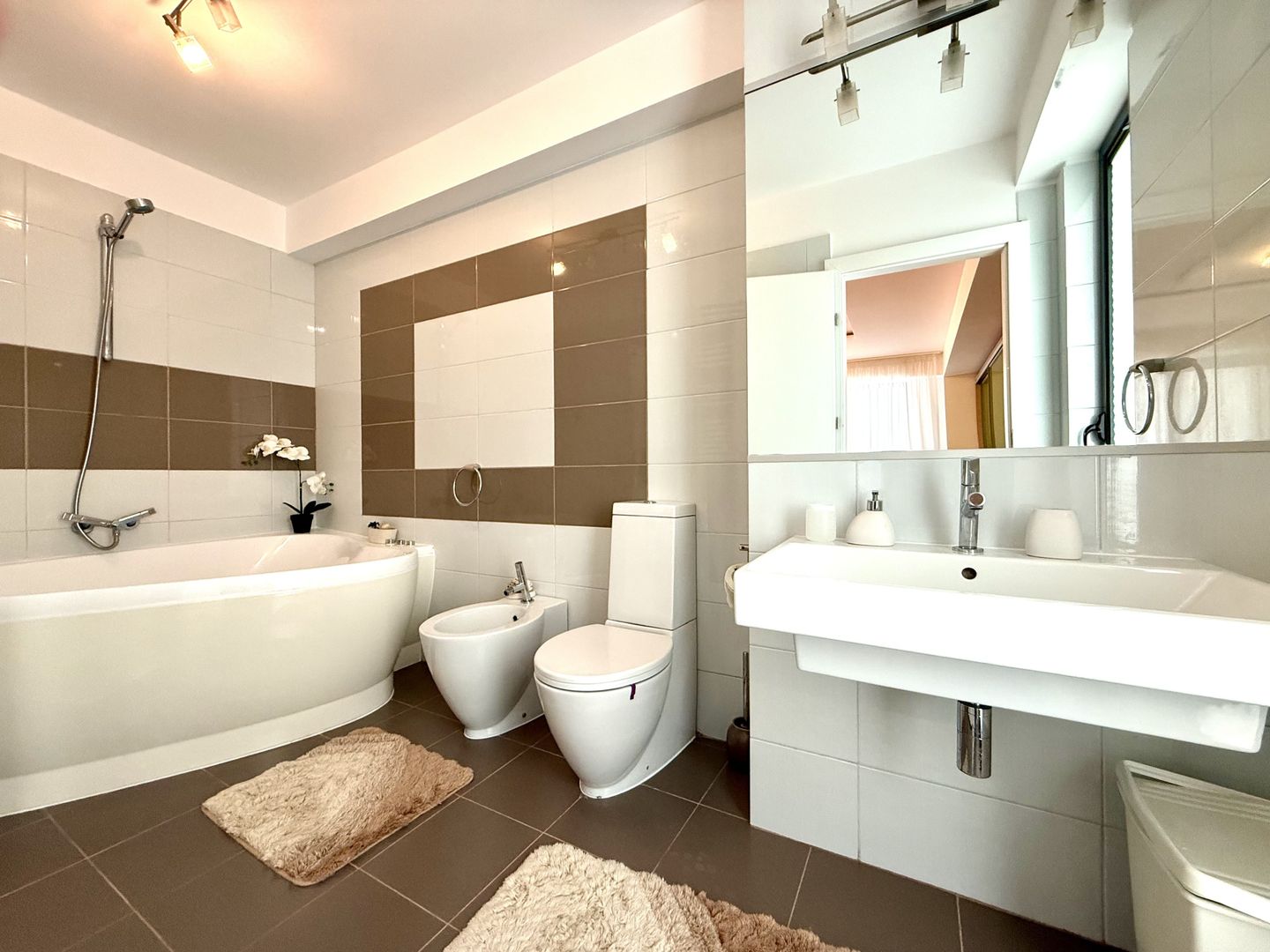 Apartament 3 Camere de inchiriat | Pipera | 2 locuri de parcare