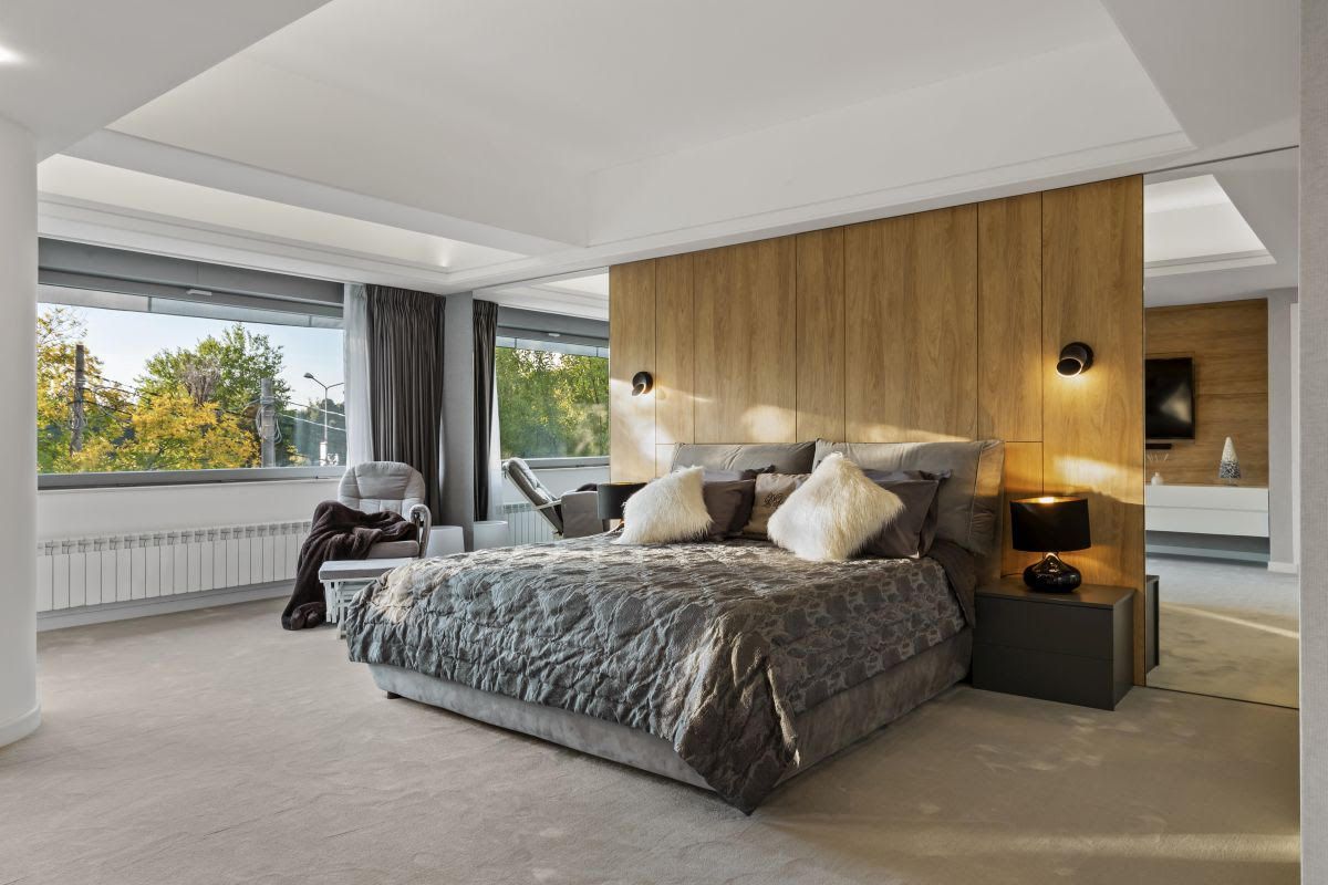 Villa La Primavera | Luxury Homes | Exclusive villa overlooking Lake Floreasca