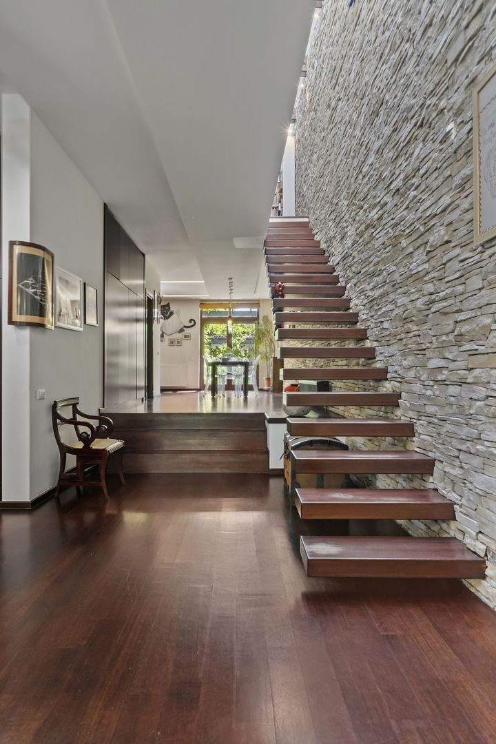 ARTSY LAKEFRONT VILLA | BANEASA