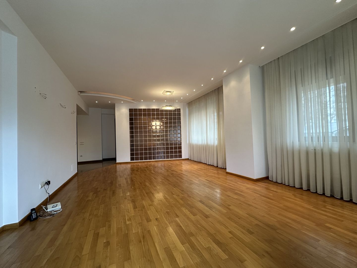 2 room Apartment for rent, Kiseleff area