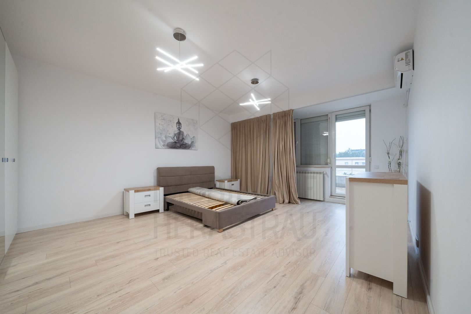 4 camere superbe in prima linie Parc Herastrau